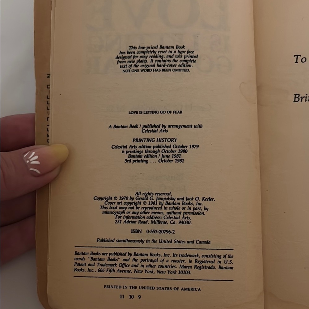 Vintage Love Is Letting Go of Fear Book 1981 - Picture 3 of 4